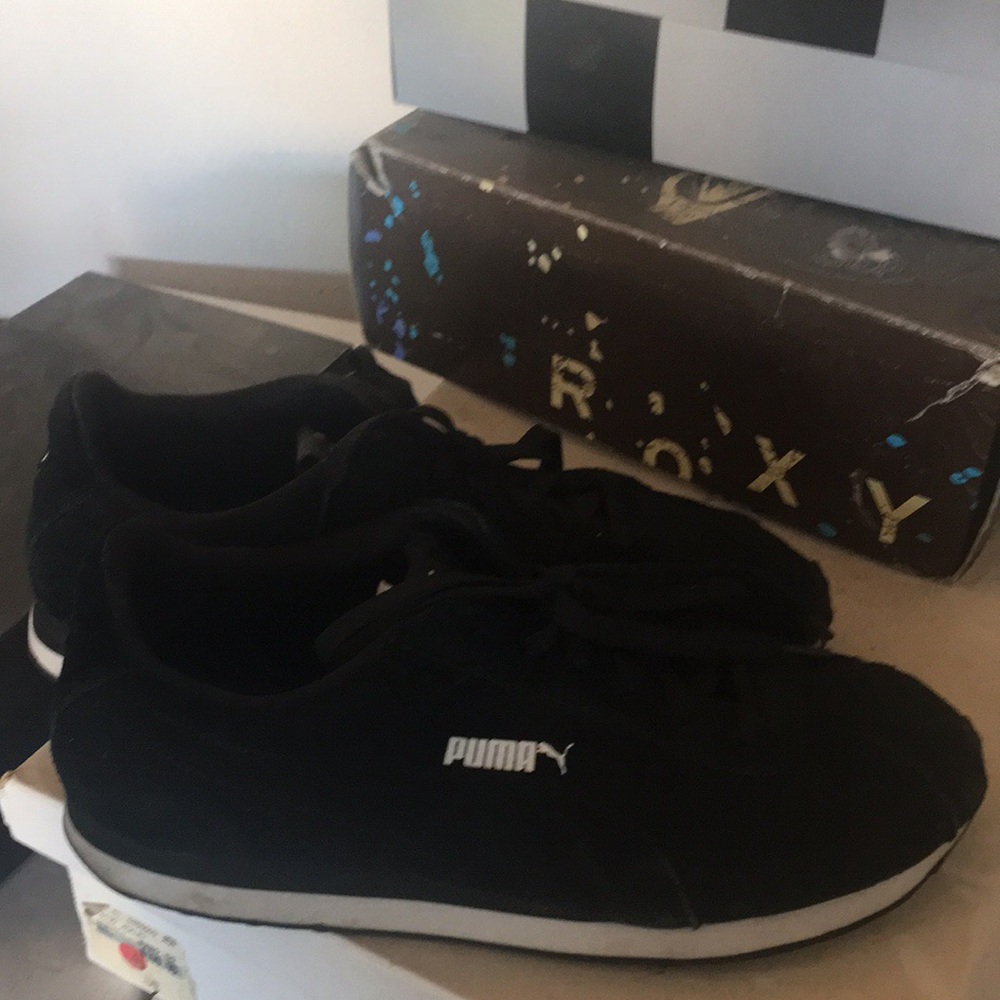 Tennis Shoes